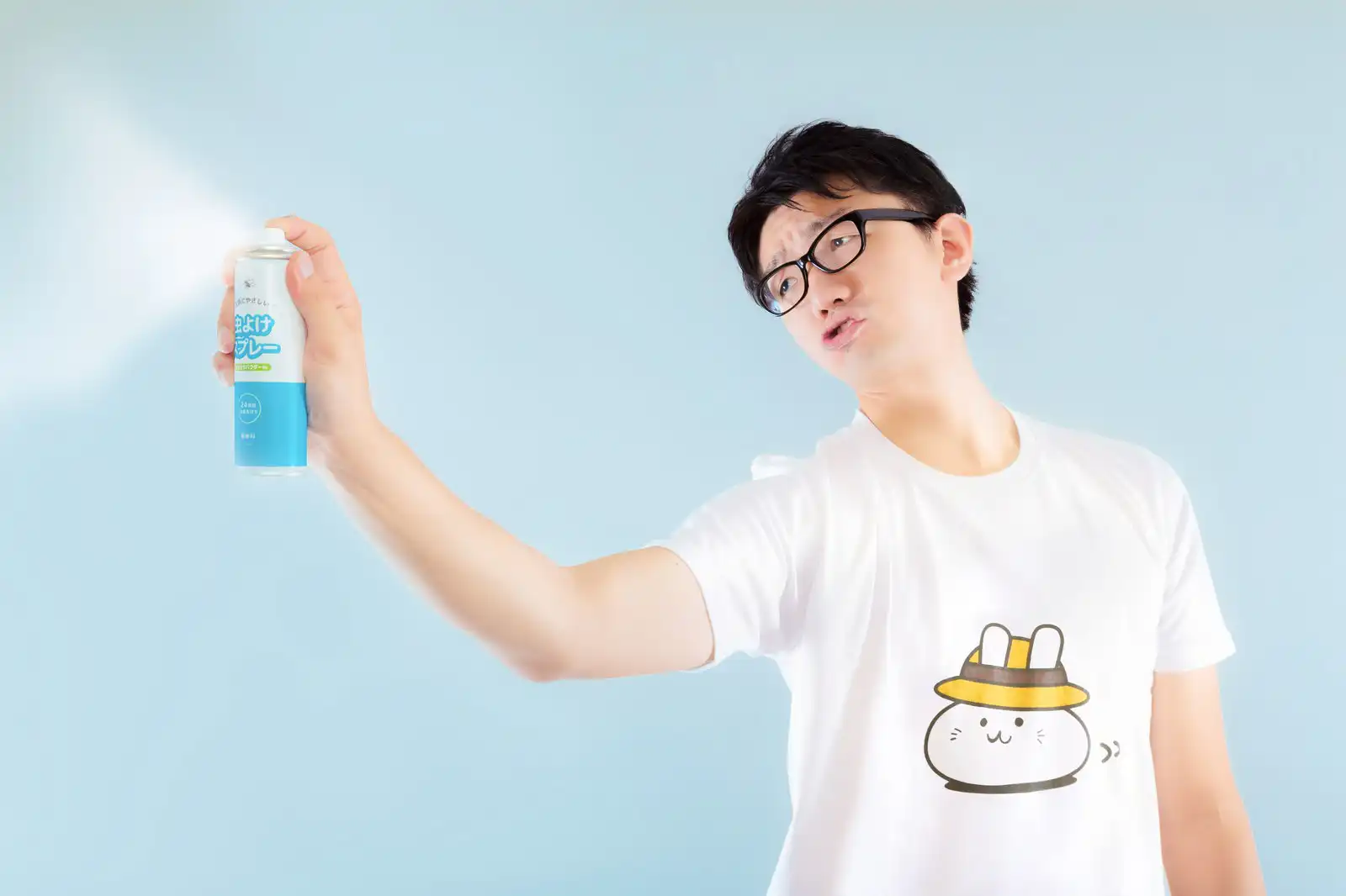 専用の蜂駆除スプレーの使用