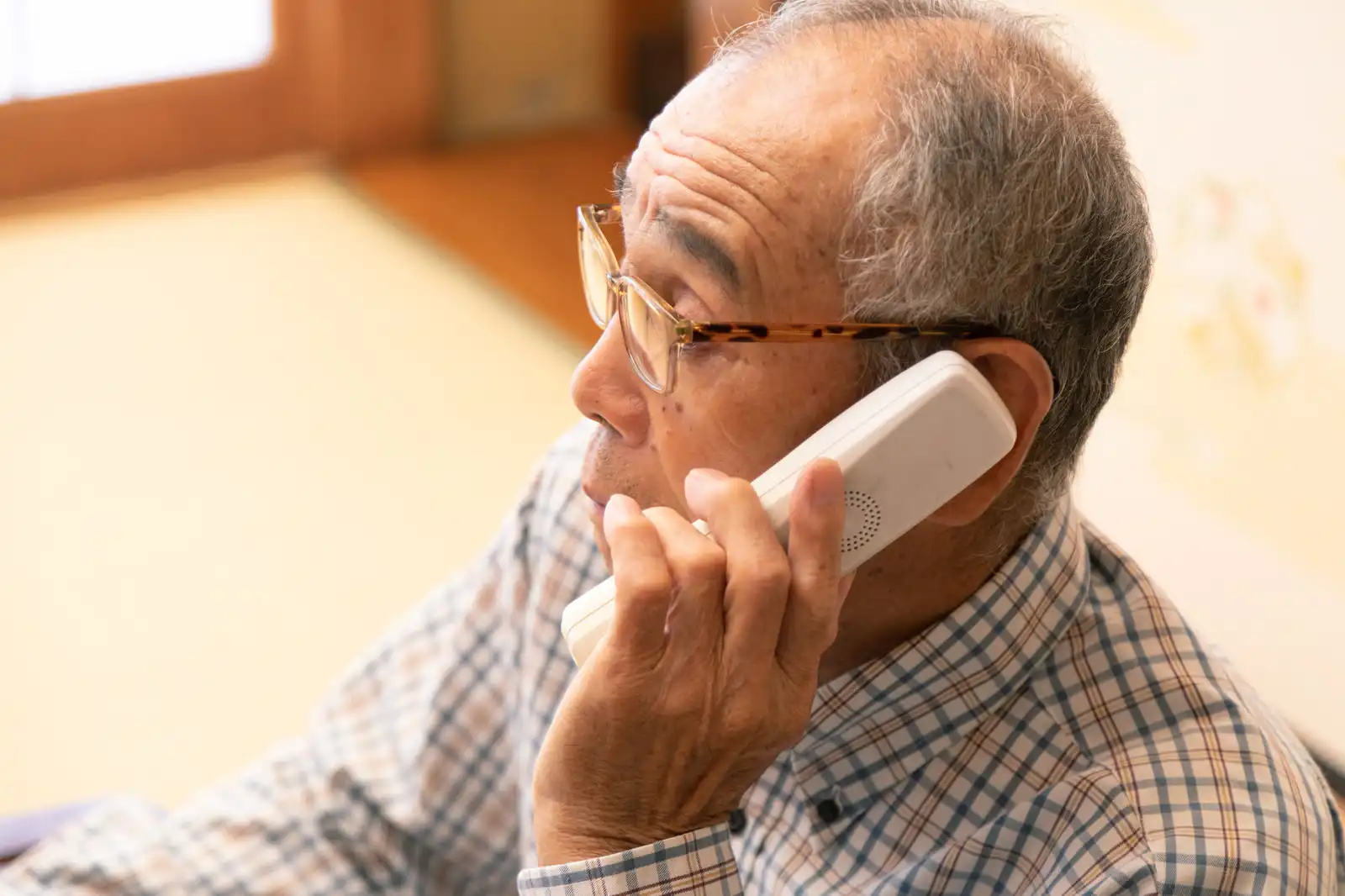 蜂の巣駆除の業者に依頼