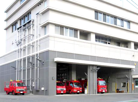 ガソリンで蜂の巣を駆除する手順